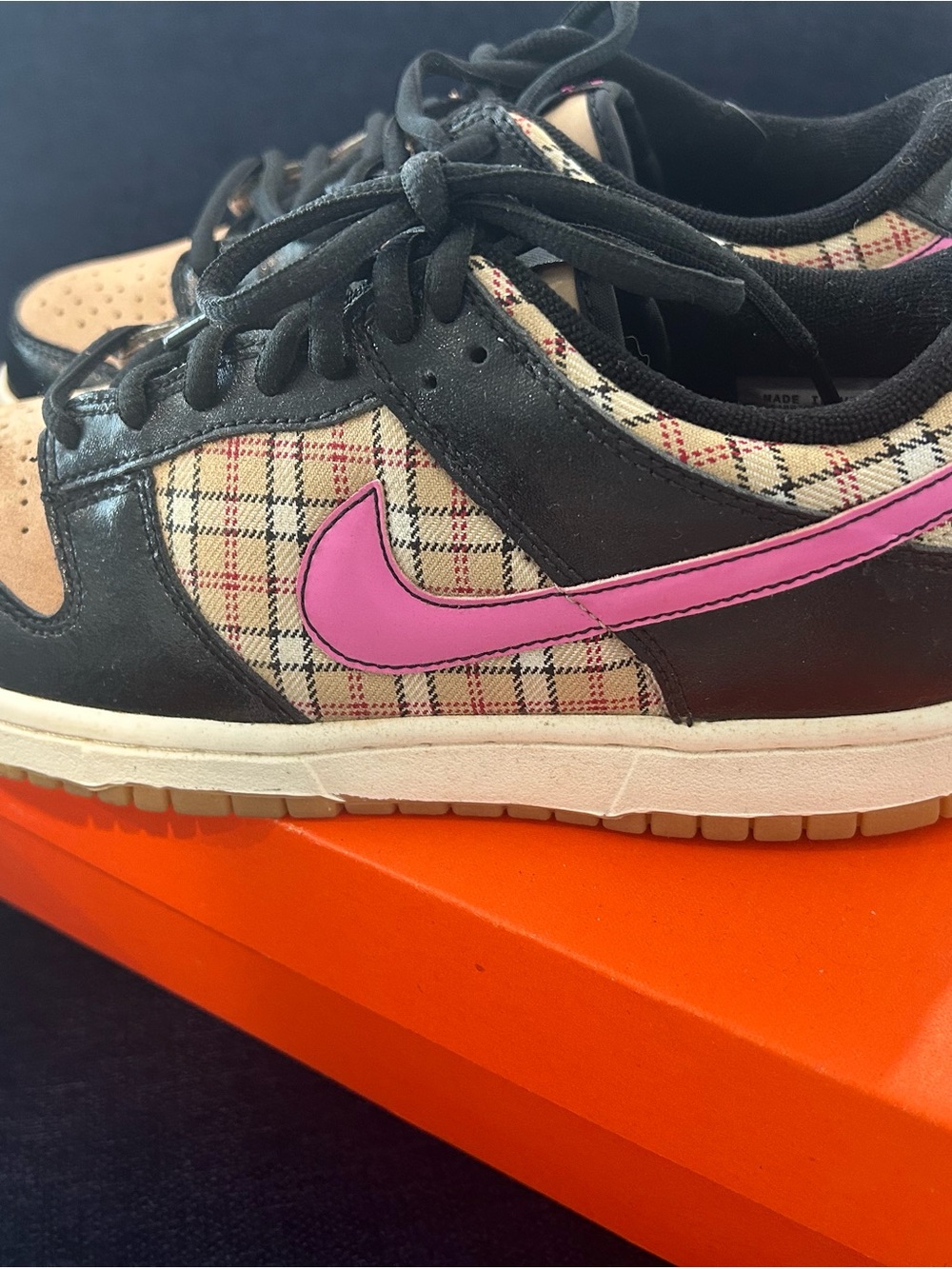 Nike Black and Pink Plaid Low-Top Sneakers